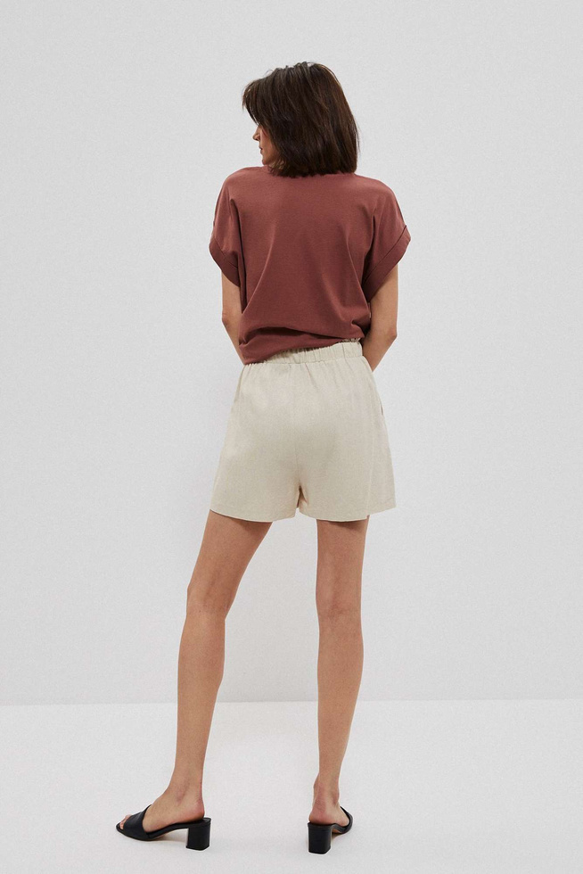 Shorts with the addition of linen