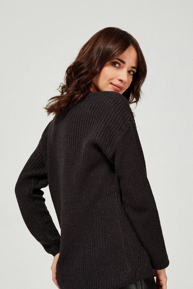 Sweater with a longer back