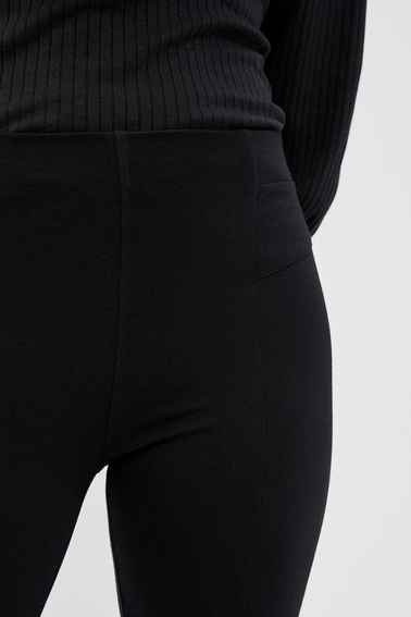 Black Plain Stretchable Viscose Leggings