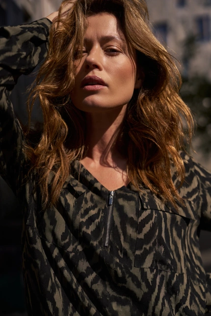 KOSZULA DAMSKA Z-KO-4821 D.OLIVE