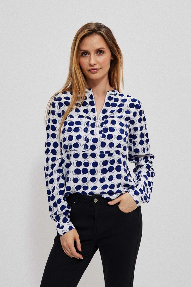 Decorative shirt with a zipper