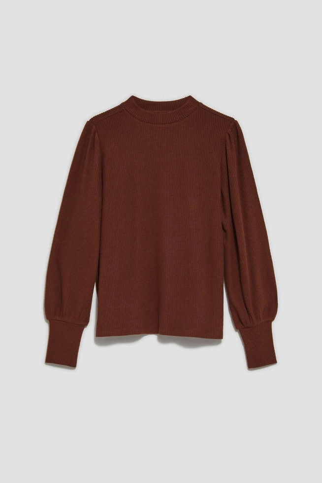 Sweatshirt with puff sleeves and a turtleneck