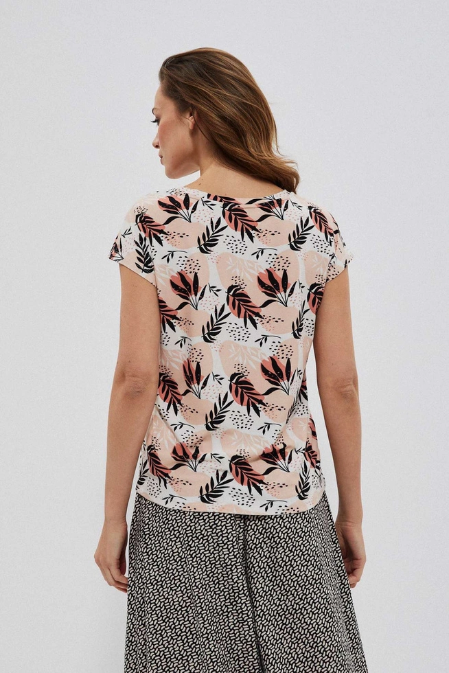 Blouse with a floral pattern