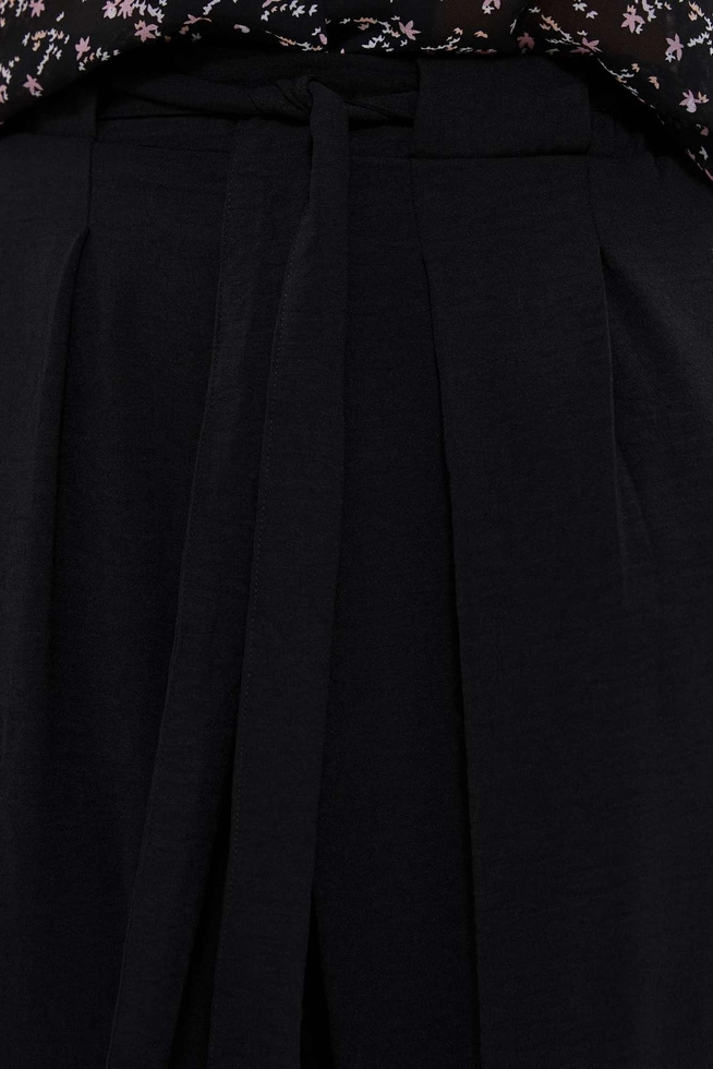 Wide trousers with a high waist
