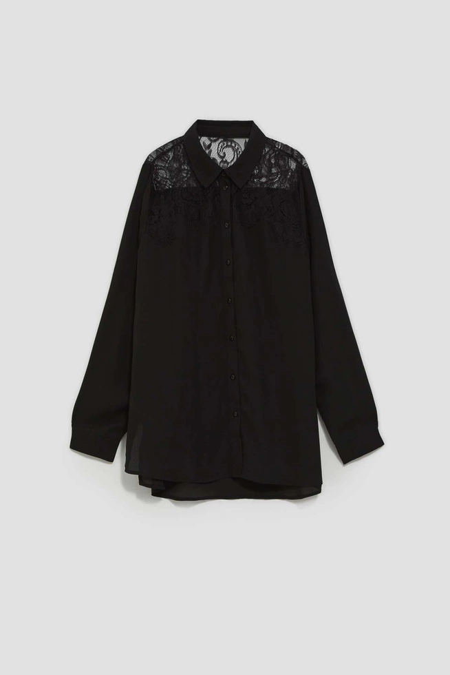 Shirt with lace on the shoulders