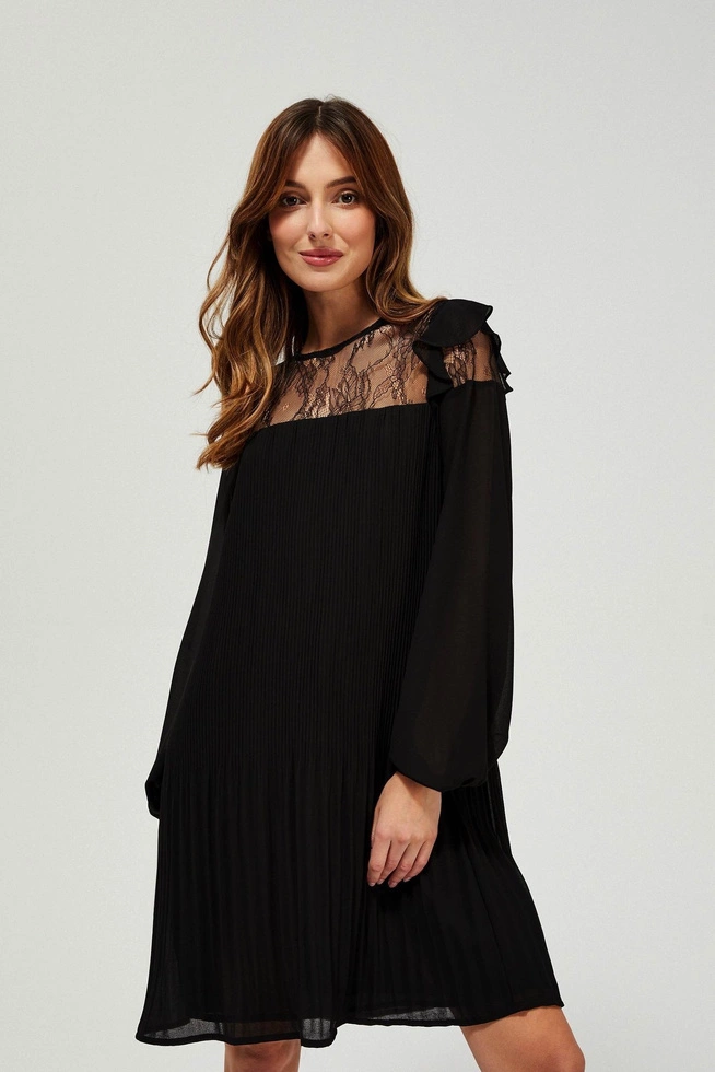 Pleated dress with lace