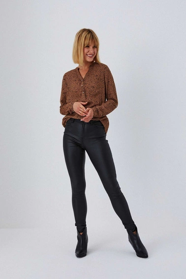 Woskowane spodnie o dopasowanym kroju Z-SP-3611 BLACK