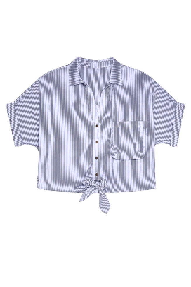 Cotton shirt with a tie