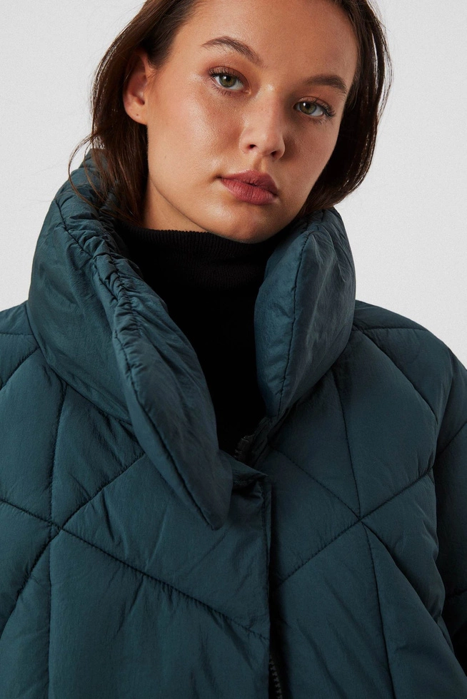 Padded coat with a high collar