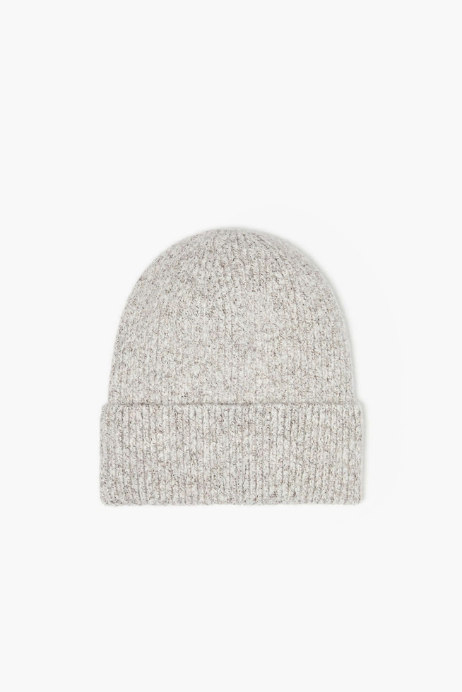 Simple knitted hat