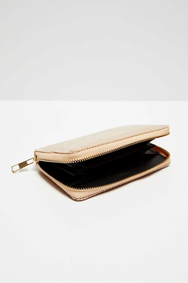 Wallet with a structured texture