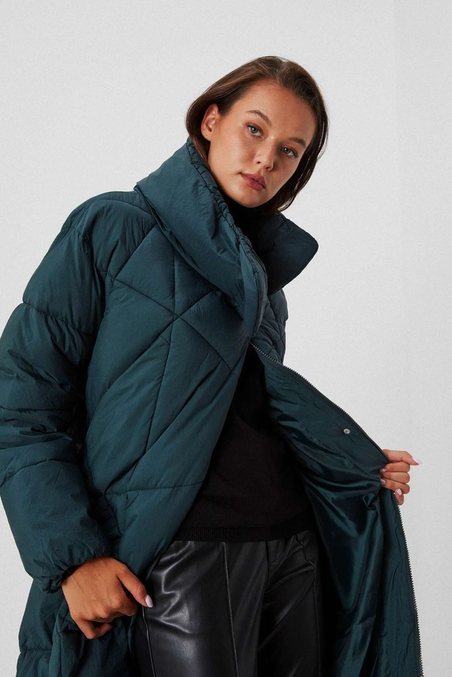 Padded coat with a high collar