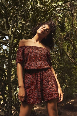 Krótki kombinezon z wiskozy L-SU-3753 MAGMA