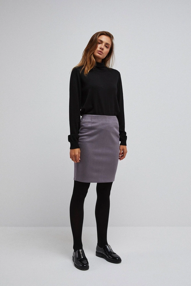 Pencil skirt with a shiny thread