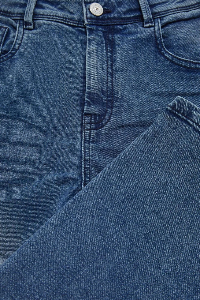 High-waisted denim jeans