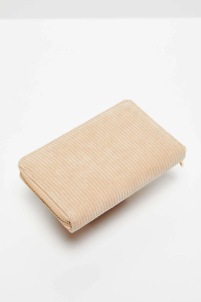 Wallet with a structured texture