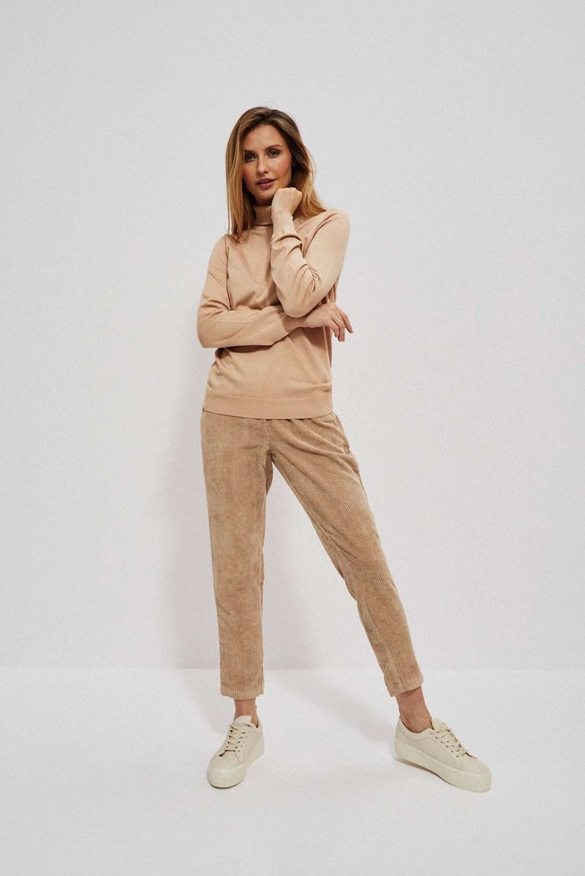 Corduroy trousers with a protruding leg