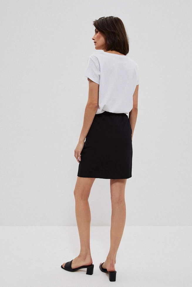 Plain skirt with pockets