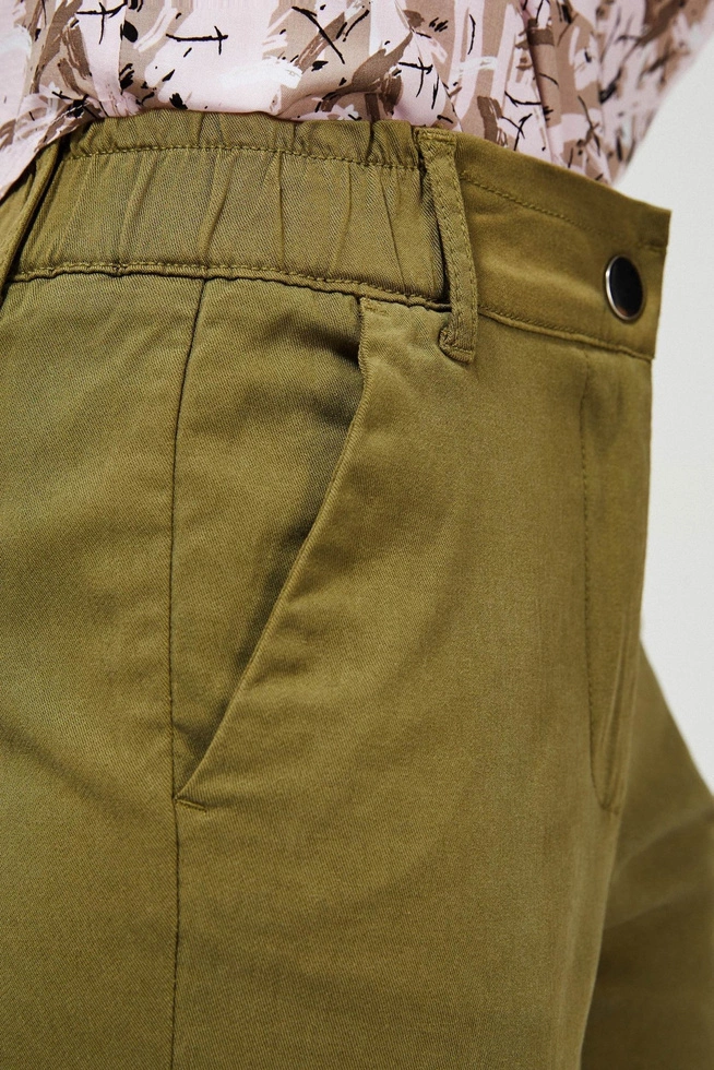 Spodnie chinos z lyocellem L-SP-3403 OLIVE