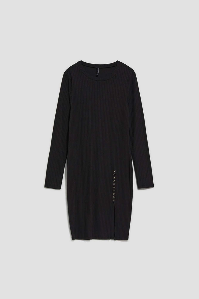 Ribbed dress with decorative buttons