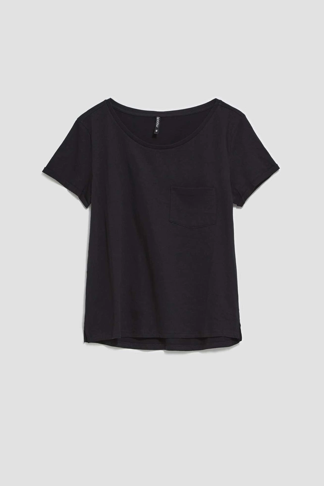 Cotton t-shirt with a pocket