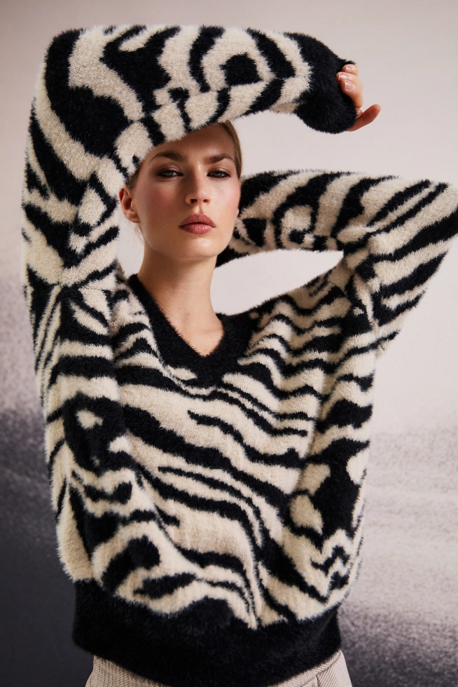 WOMEN'S SWEATER Z-SW-4858 BLACK