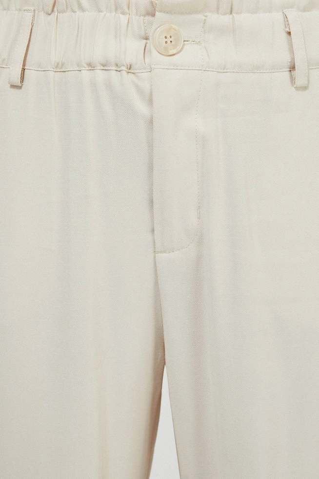 Pants with a gathered waist