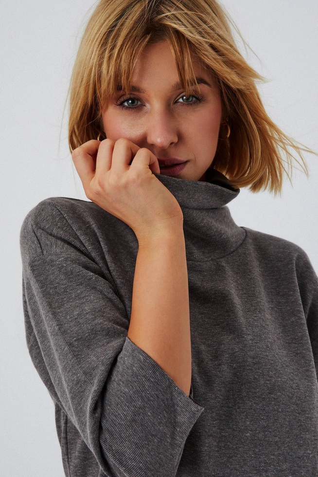 Knit turtleneck sweatshirt