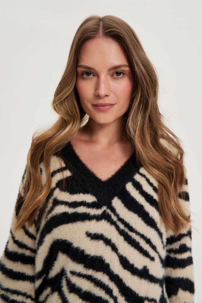 WOMEN'S SWEATER Z-SW-4858 BLACK