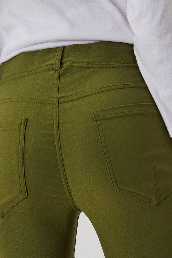 Spodnie rurki z wysokim stanem L-SP-3402 OLIVE